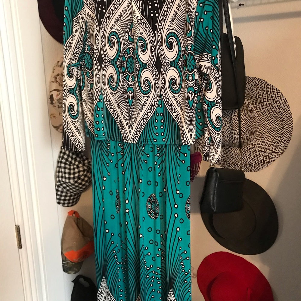 Gorgeous Dress - Picture 3 of 3